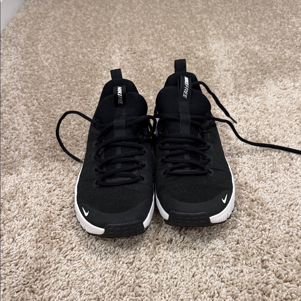 Nike Women’s Black and White Sneakers